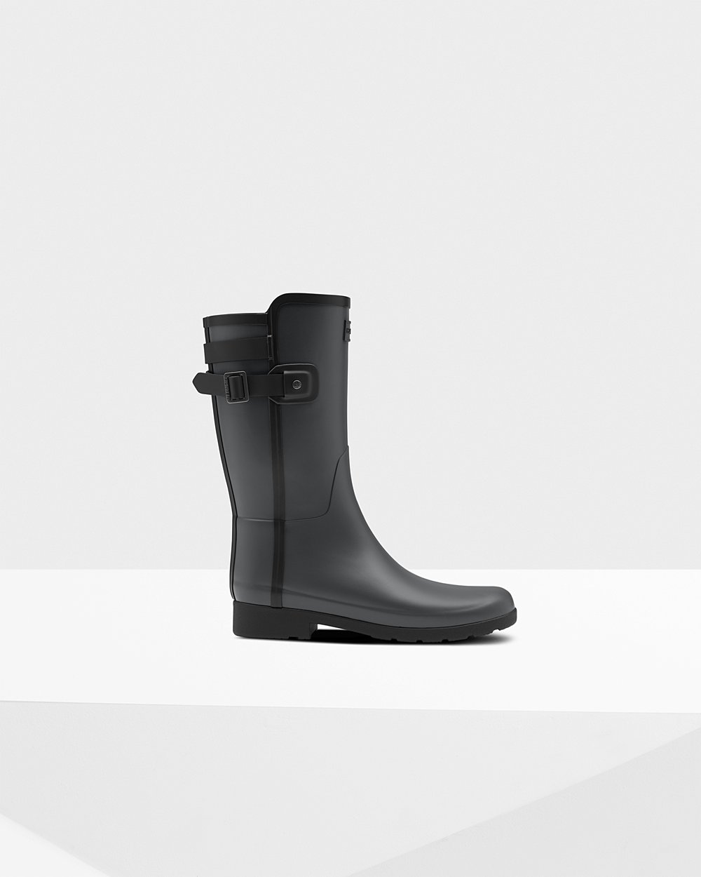 Hunter Refined Slim Fit Contrast Short Rain Boots - Shop Online Womens Black - LTENWD079